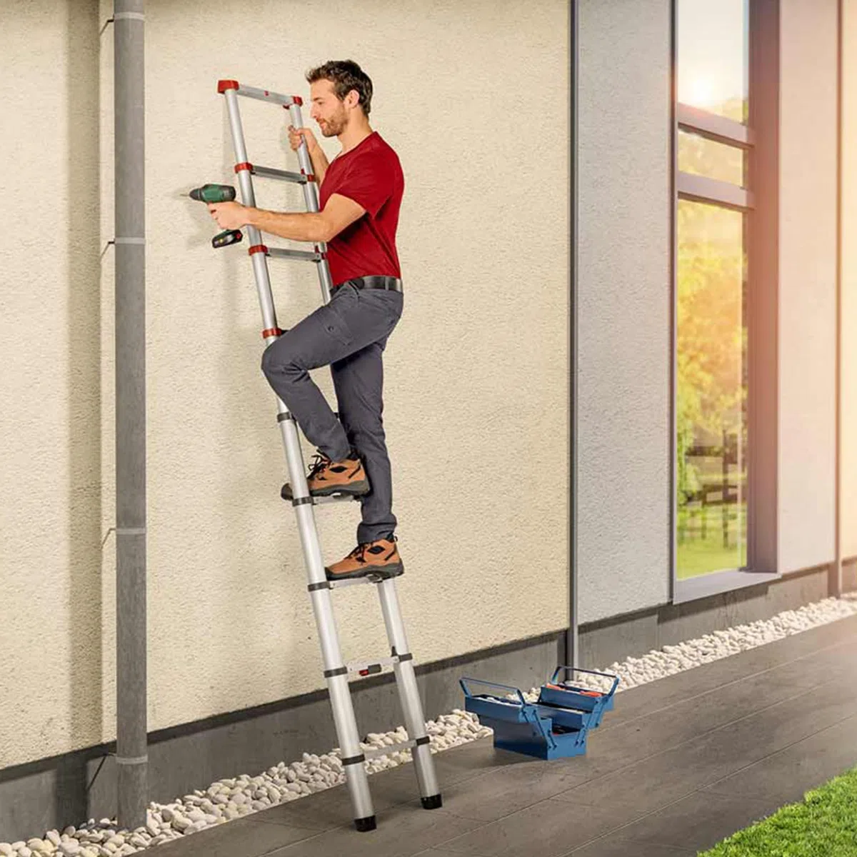 Hailo T80 FlexLine aluminiowa drabina teleskopowa – wysuwana drabina przystawna z 11 szczeblami – wysokość robocza do 397 cm – waga 10,7 kg – srebrna
