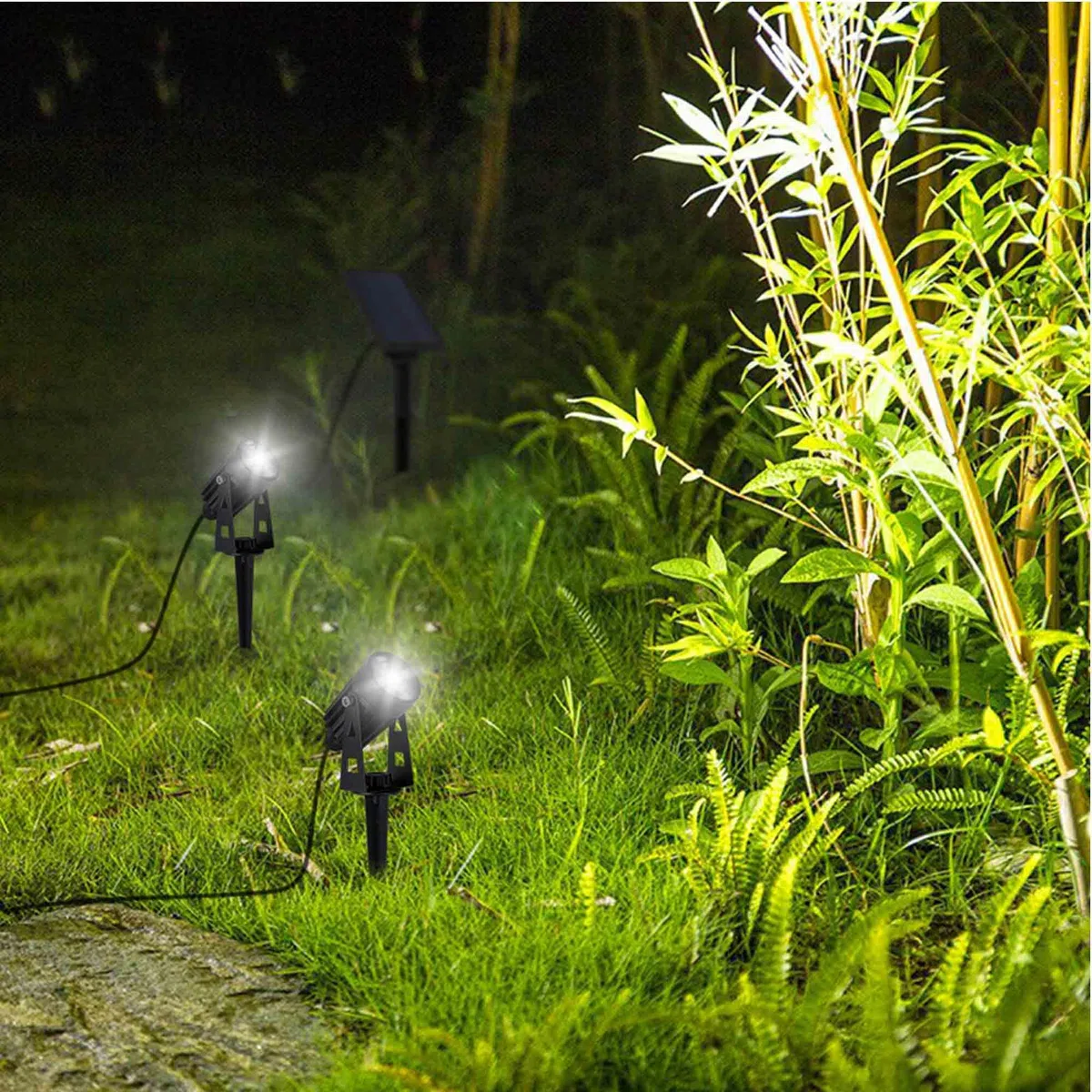 LUMI JARDIN Lumisky Podwójne przyłącze solarne reflektory solarne z panelem słonecznym 2 w 1 do zszywania lub mocowania, mocne oświetlenie LED, zimna biel, 2x ROUNDY H27 cm
