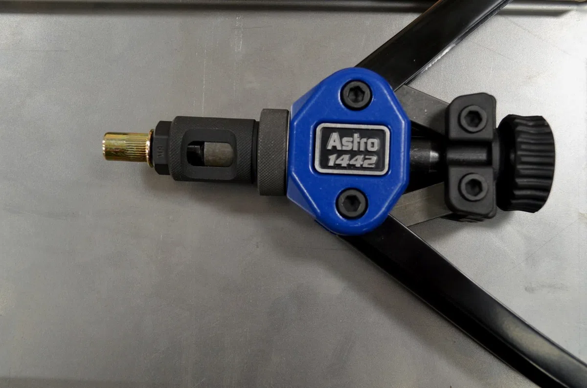 Astro Pneumatic Tool 33 cm metryczne SAE W zestaw nakrętek nitowych 60 szt. 1442