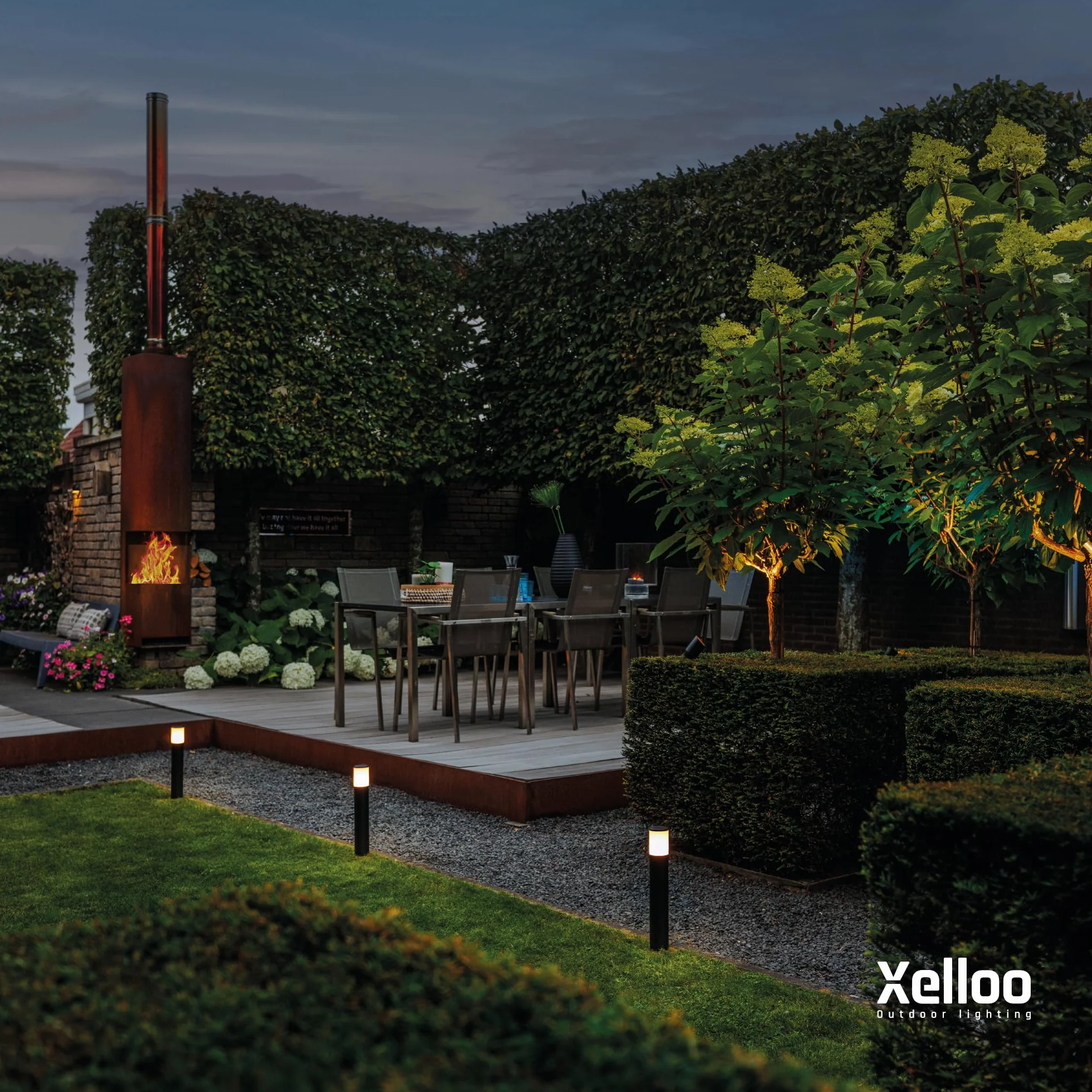 Xelloo zestaw oświetlenia ogrodowego CAS SMALL, 12 V, 3-częściowe oprawy o mocy 1 W LED w kolorze ciepłej bieli z kolcem uziemiającym, wodoodporne (IP65) i z praktycznym połączeniem przesuwnym